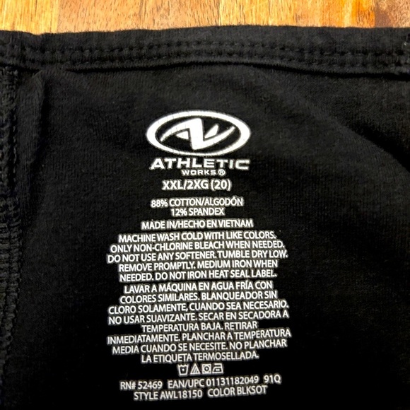 Athletic Black Leggings - Size 2X - Picture 2 of 2